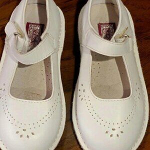 L'Amour Girls Allegra White Perforated Leather Mary Jane Dress Shoes Size 11